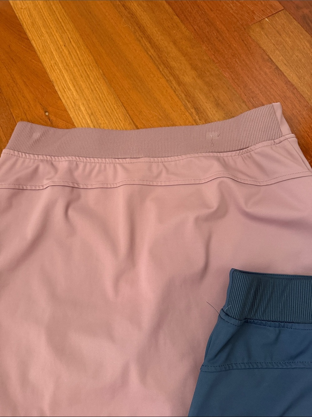 32 Degrees Dusty Rose and Navy Active Mini Skorts - Picture 4 of 5